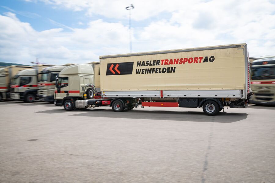 HASLER TRANSPORT AG - LKW in Fahrt