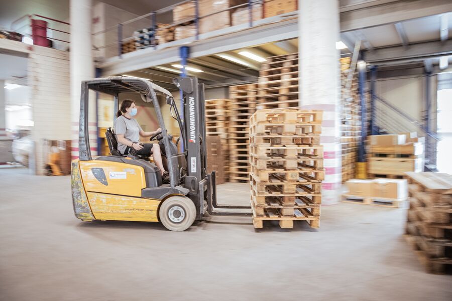 HASLER TRANSPORT AG - Staplerfahrerin