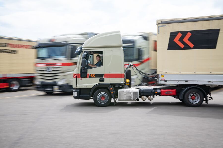 HASLER TRANSPORT AG - LKW in Fahrt