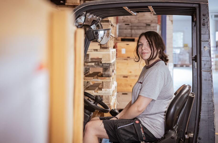 HASLER TRANSPORT AG - Staplerfahrerin
