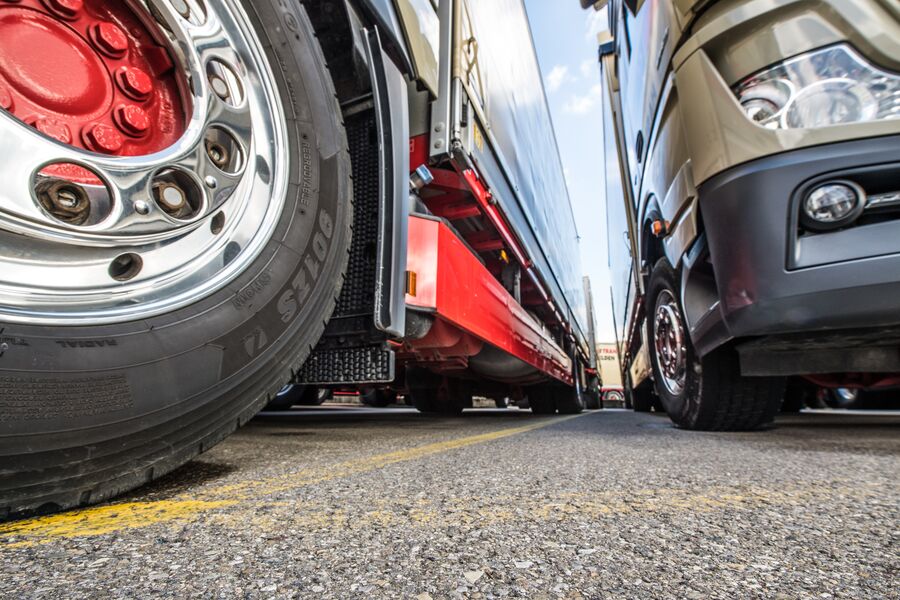 HASLER TRANSPORT AG - Lastwagen Untersicht